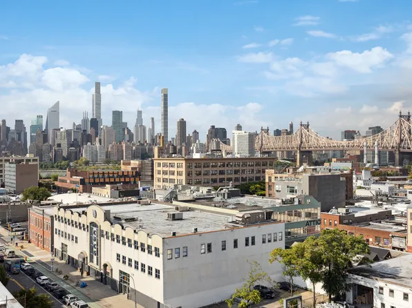 11-52 44th Drive image 8 of 9