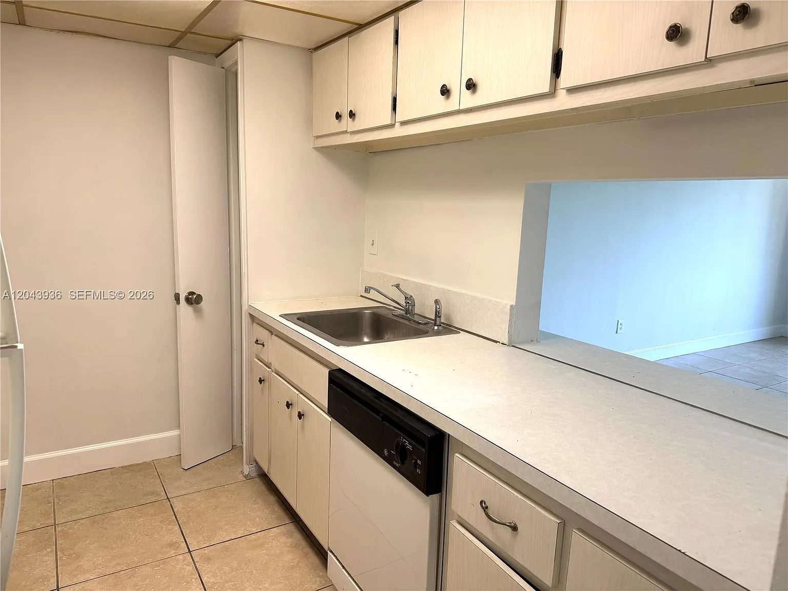 Dadeland Capri Condo — Photo 4