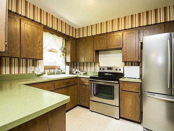 4th image of 709 Hyland Dr