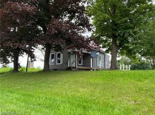 5662 Center Rd, Conneaut, OH 44030