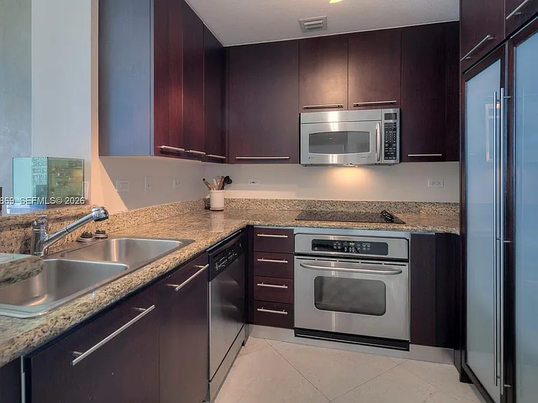 6515 Collins Ave #1804 — Photo 3