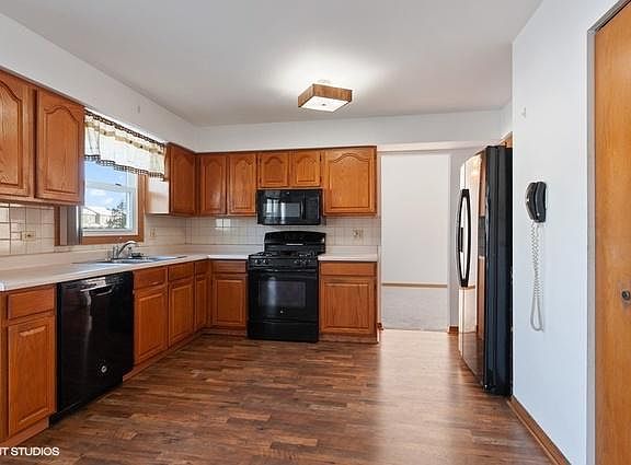 5th image of 17682 W Dawn Ct