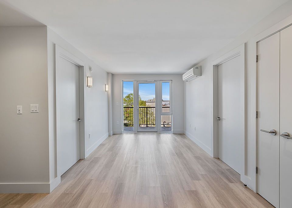 1st image of 2605 Snyder Ave #3L