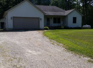 8224 Petz Rd, Imlay City, MI 48444