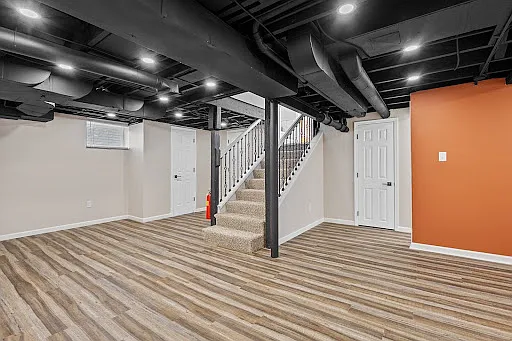 387 S Hamilton St — Photo 13