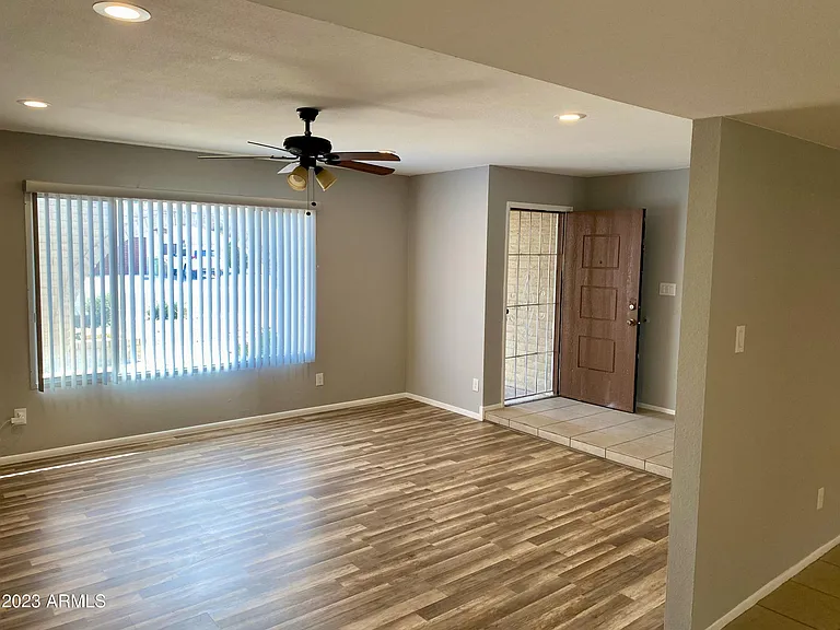 5714 W Carol Ann Way — Photo 5