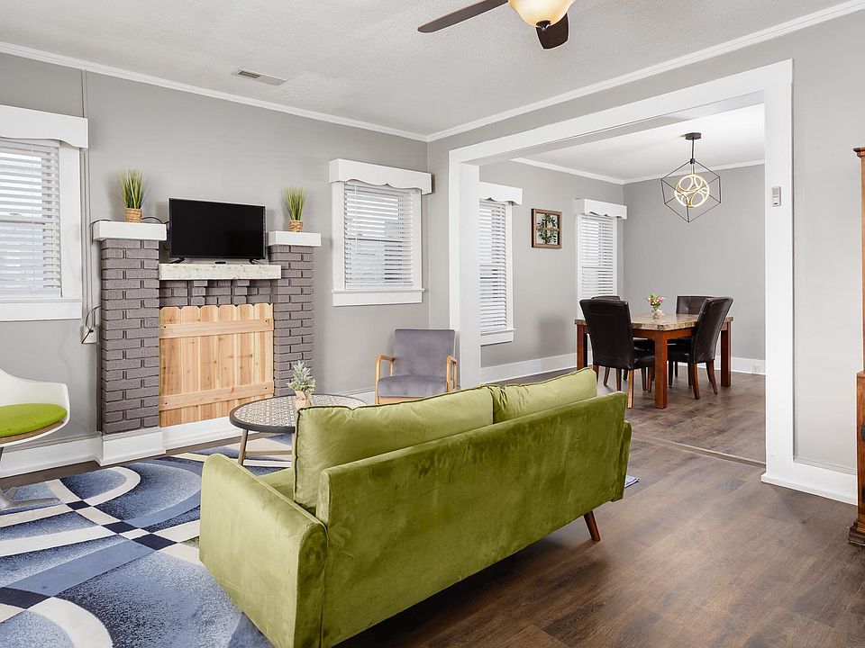 1st image of 905 N Wood Ave #D
