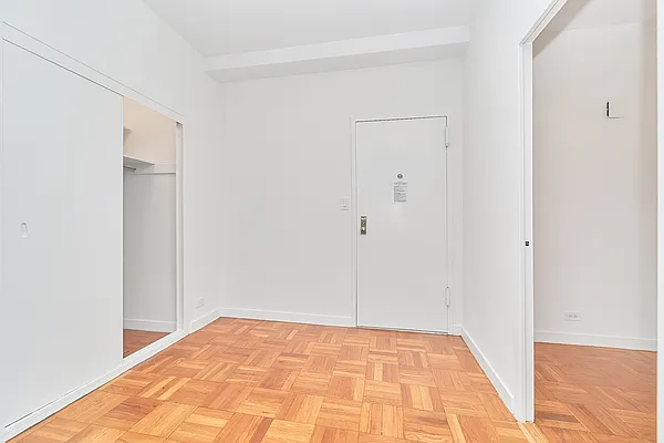 Rented by Living New York | media 11