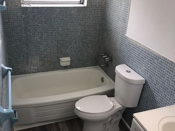 5th image of 15940 NE 19th Pl #2