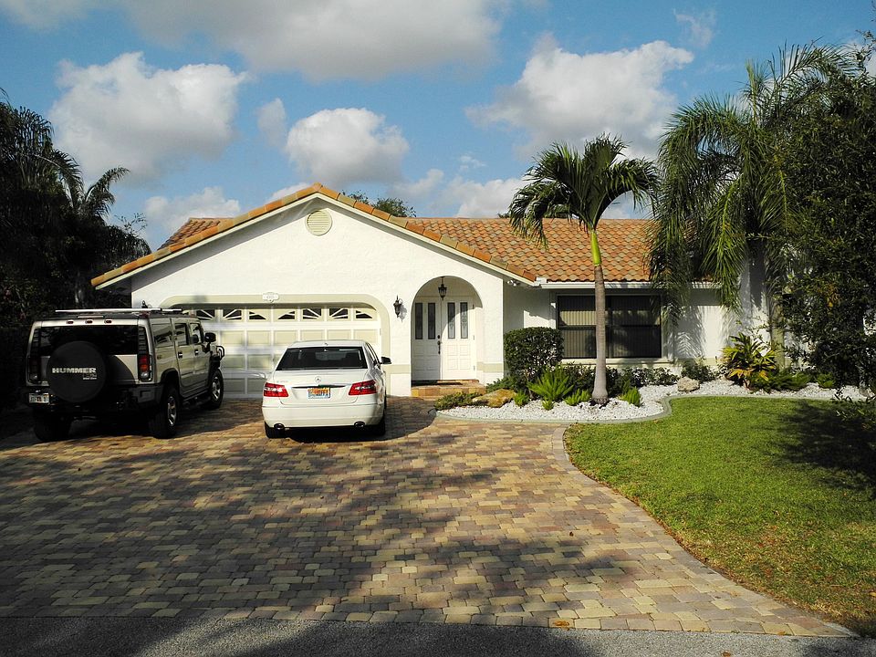 1st image of 4905 NW 49th Ave
