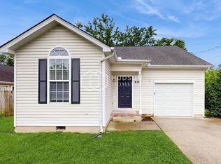 490 Cedar Park Cir, La Vergne, TN 37086