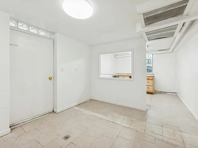 1549 Selwyn Ave #THE — Photo 3