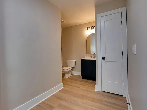 2194 Hampshire Pike — Photo 6