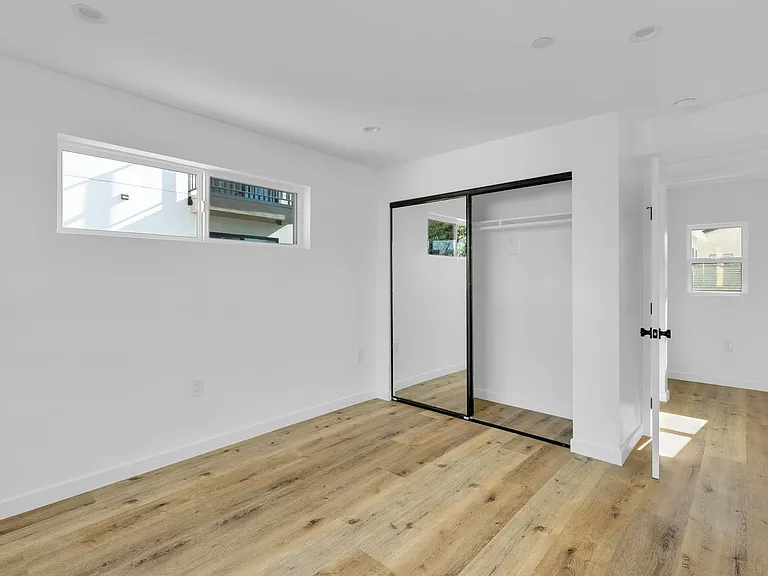 Best Priced Luxury 4 & 5 Bed Townhomes in Mid-City! — Photo 25
