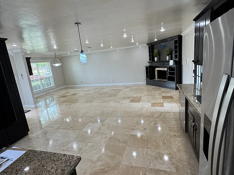 1705 Hawthorne Ln — Photo 28