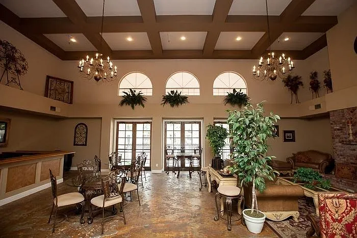 2 bed, 1111 sqft, $1,975 — Photo 3