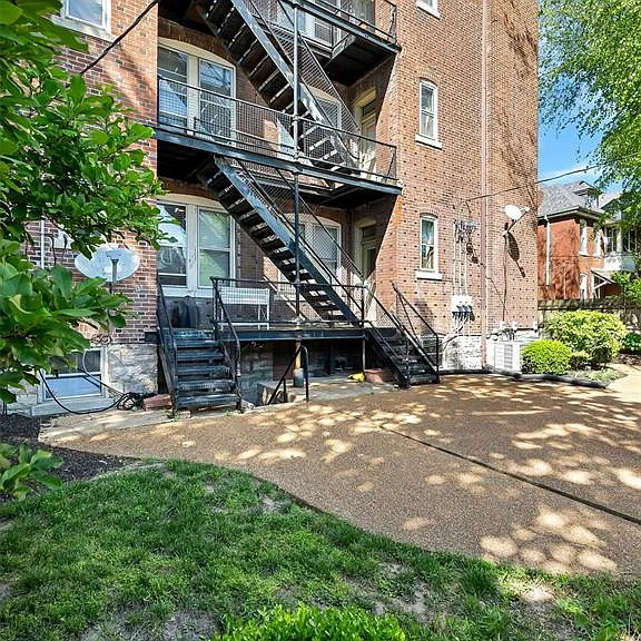 3548 Victor St #2W — Photo 23