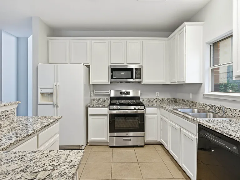 3621 Bratton Heights Dr — Photo 8