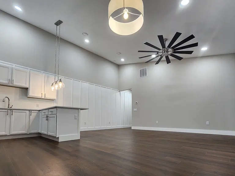6388 W Flanders Ln — Photo 16