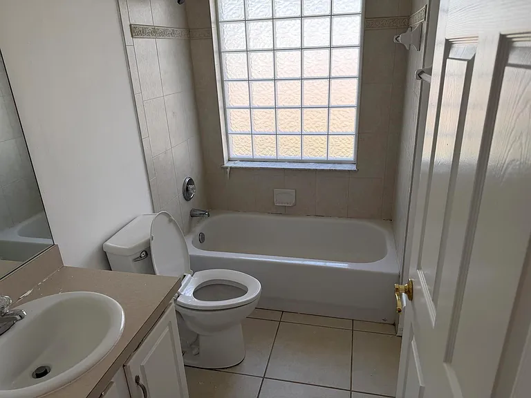 1874 SW Capehart Ave — Photo 9
