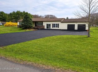 125 Clearview Rd, Long Pond, PA 18334