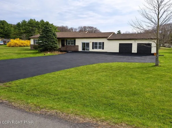 125 Clearview Rd, Long Pond, PA 18334