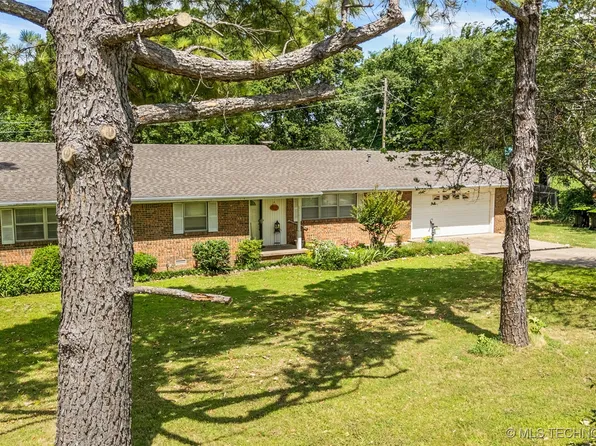 3811 Broadway Ct, Ada, OK 74820