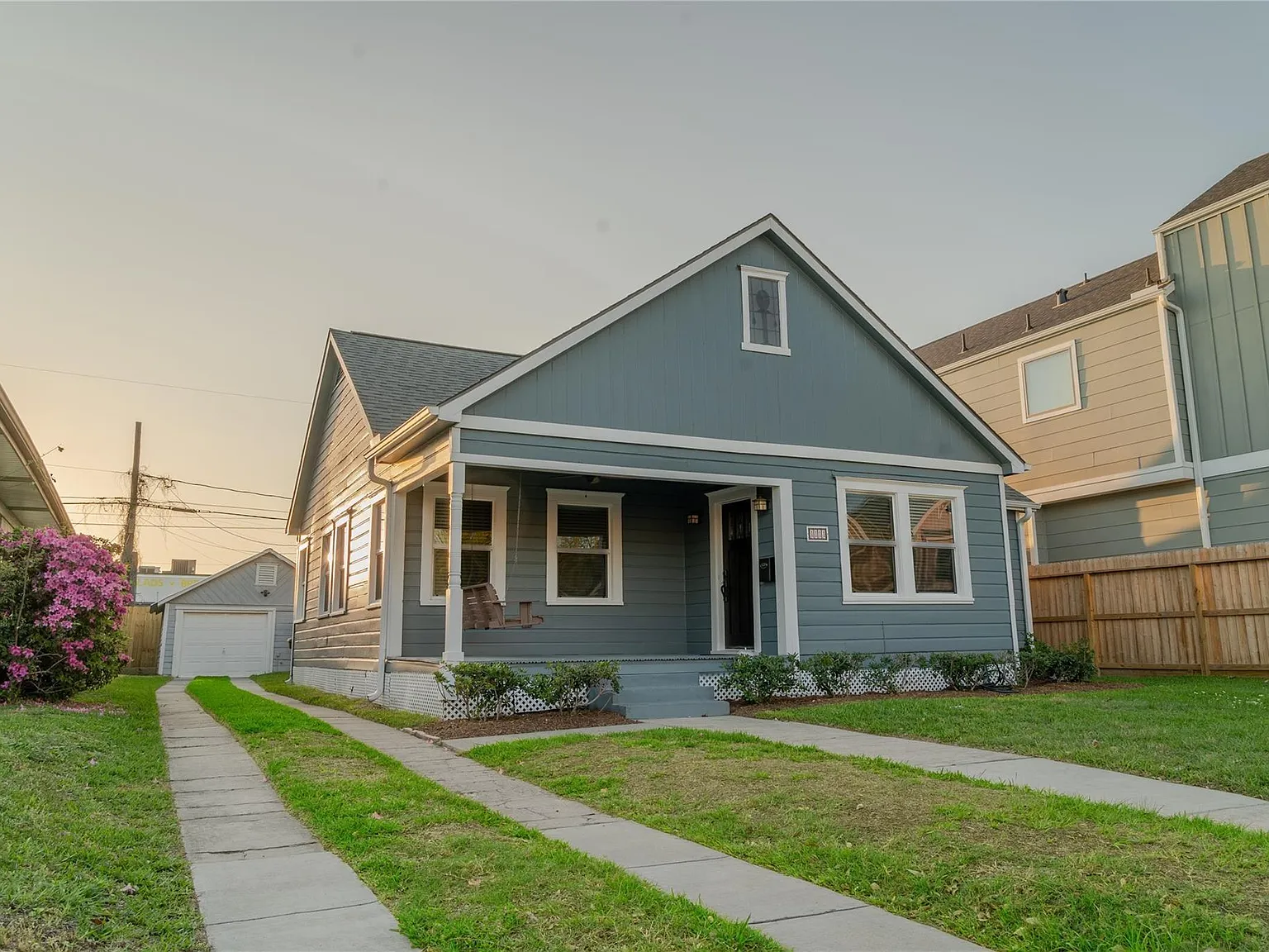 2 bed, 1.0 bath, 1275 sqft, $2,650 — Photo 2