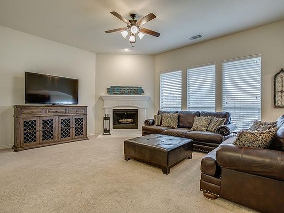 2nd image of 105 Trailwood Ct