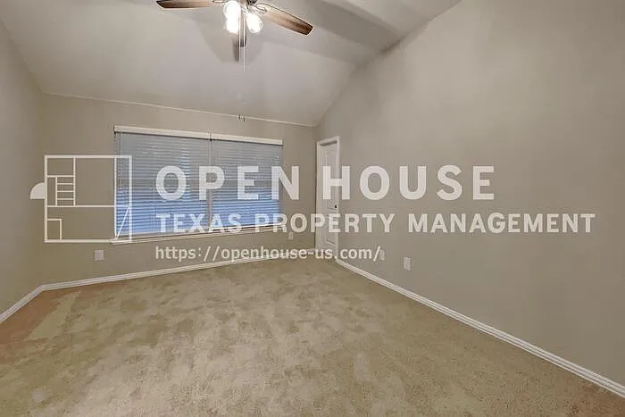 6213 Lennox Ln — Photo 10