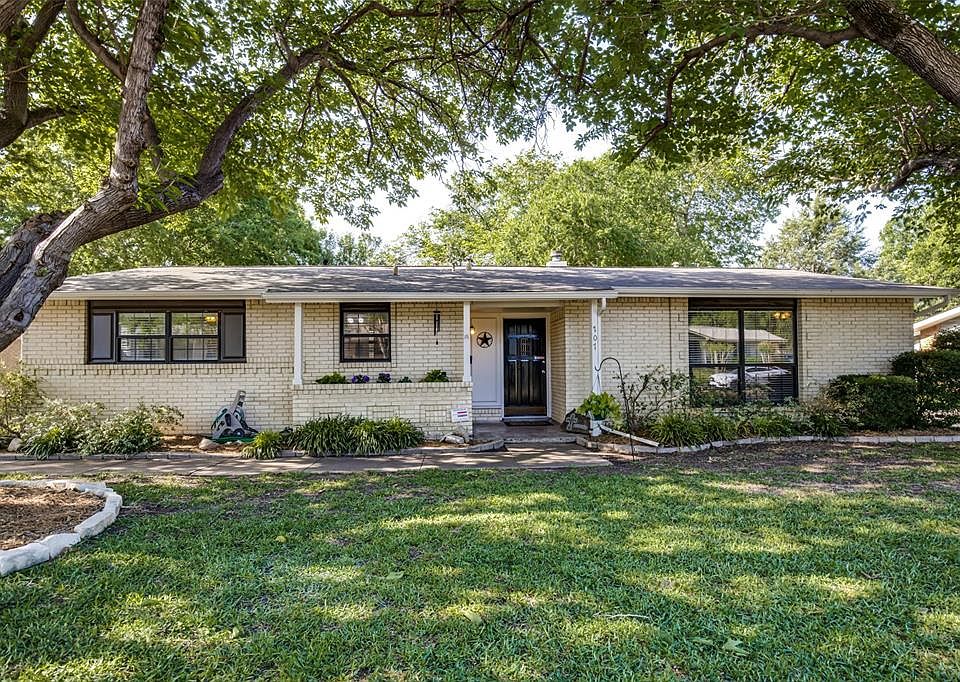 1st image of 707 Silverstone Dr