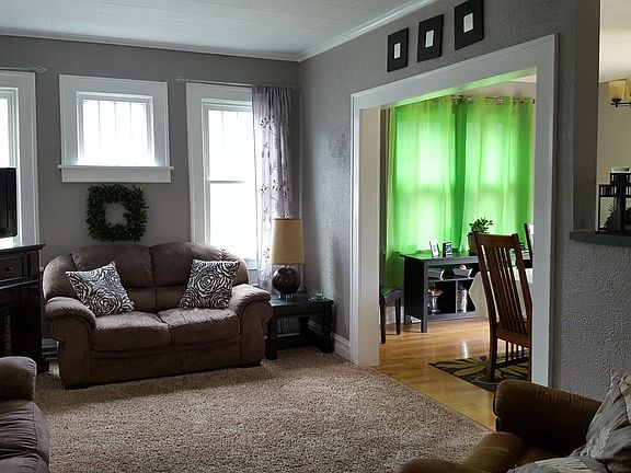 3rd image of 1006 W B St