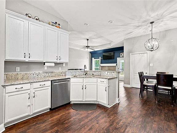 4th image of 49457 N Benton Rd
