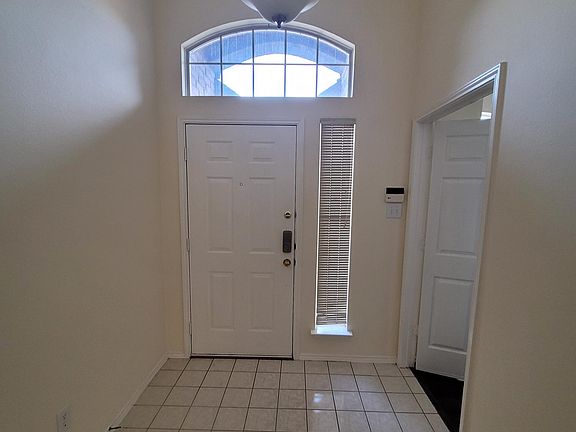 3rd image of 2332 Suntree Ln