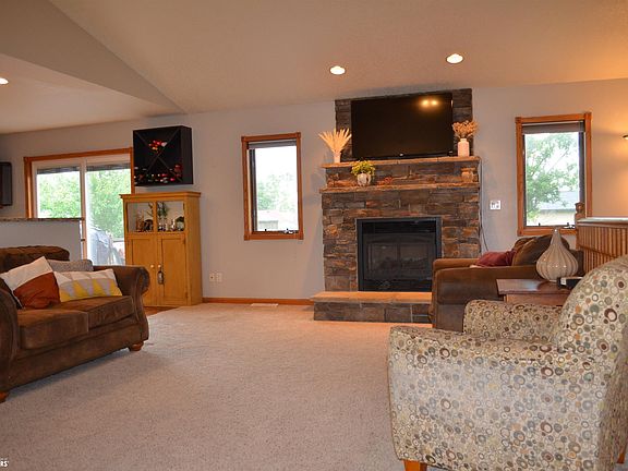 2nd image of 416 Fairview Dr
