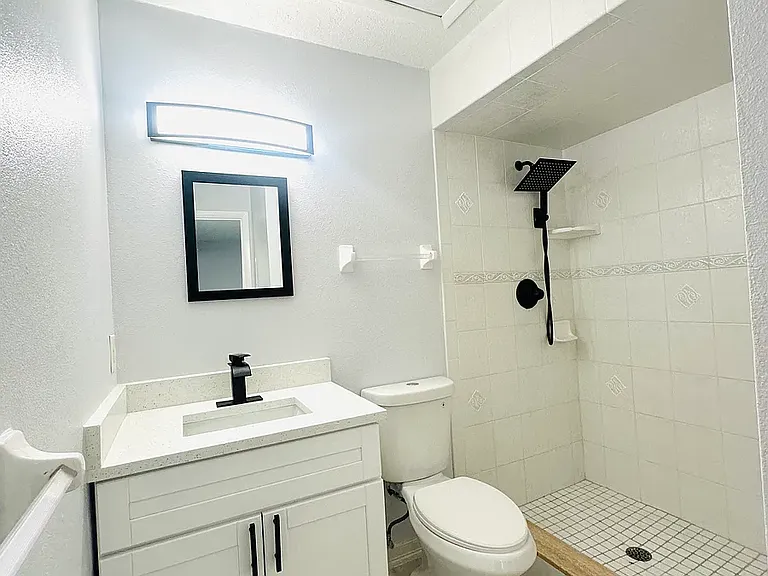 648 Pyramid Ave — Photo 23