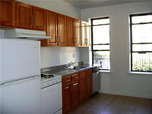 Rented by CitySites Real Estate Group | media 33