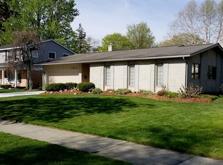 2511 Wexford Dr, Troy, MI 48084