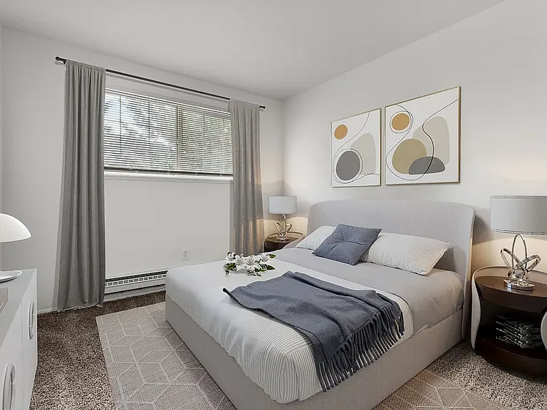 Esquire Apartments — Photo 11