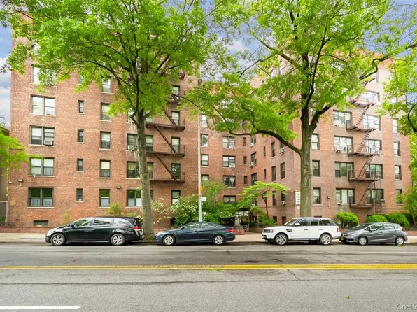 2244 Bronx Park E #1C, Bronx, NY 10467