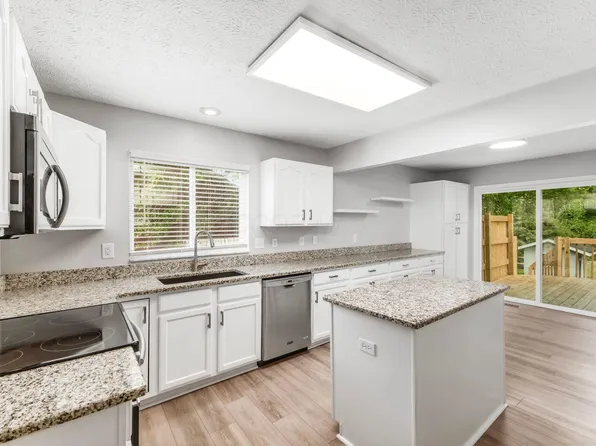 342 Shawnee Loop S, Pataskala, OH 43062