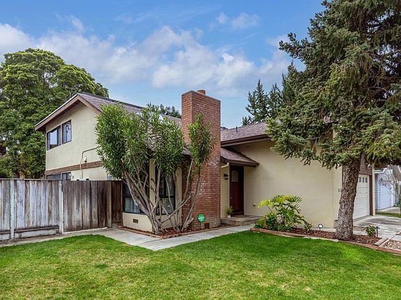 3rd image of 264 Los Palmos Way