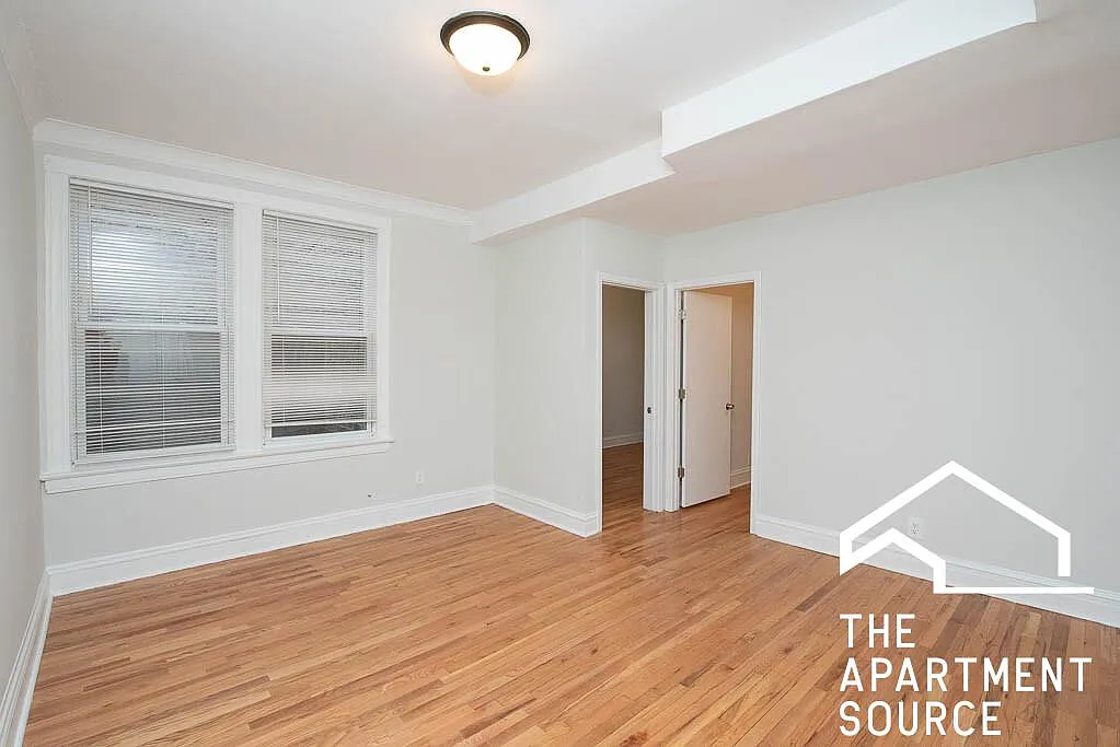 1255 North Harding Avenue #2S — Photo 4