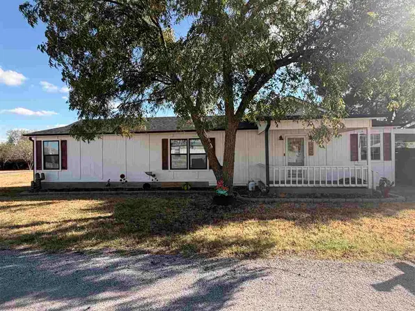 402 NW Locust Ave, Cache, OK 73527