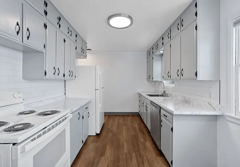 109 3rd St #1 — Photo 7