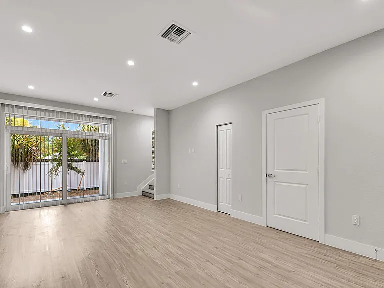 Prince Place Townhomes — Photo 28
