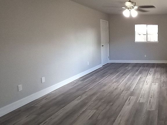 5th image of 6330 Fitzhugh Dr