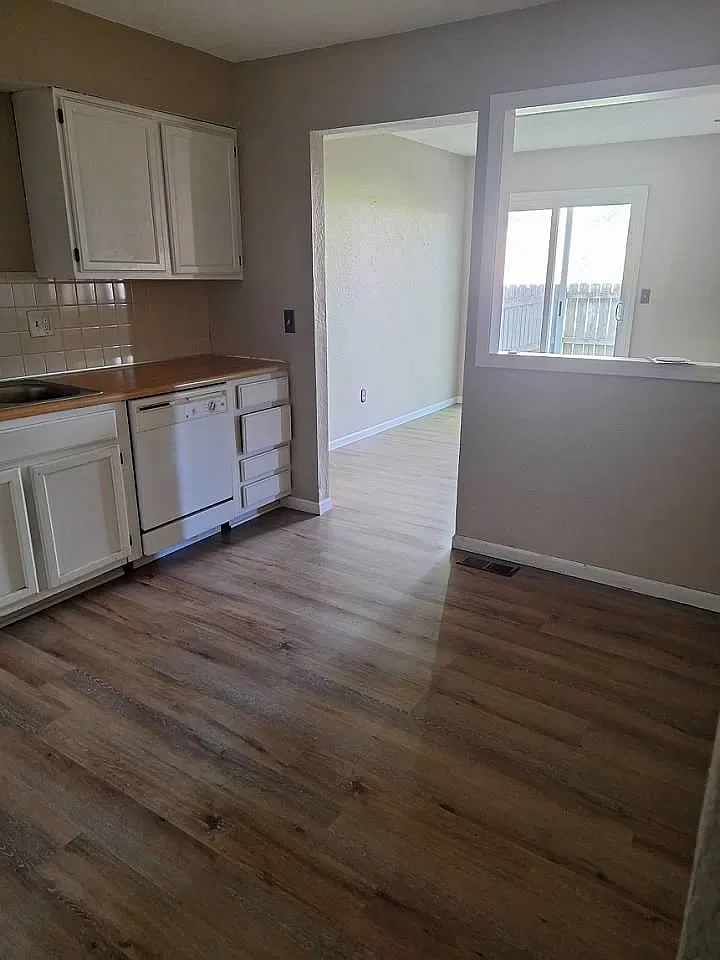 3 bed, 1346 sqft, $1,675 — Photo 2