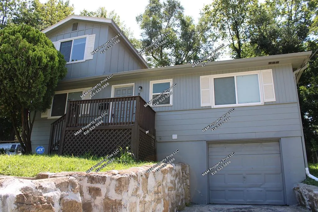 Building Photo - 3311 Freeman Ave
