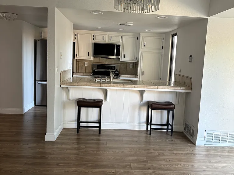 3501 Bernard St #11B — Photo 3